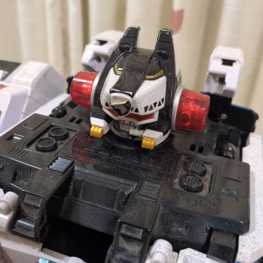 DX デカベースロボ　特捜戦隊　デカレンジャー　ゴジュウジャー　ロボット　ロボ