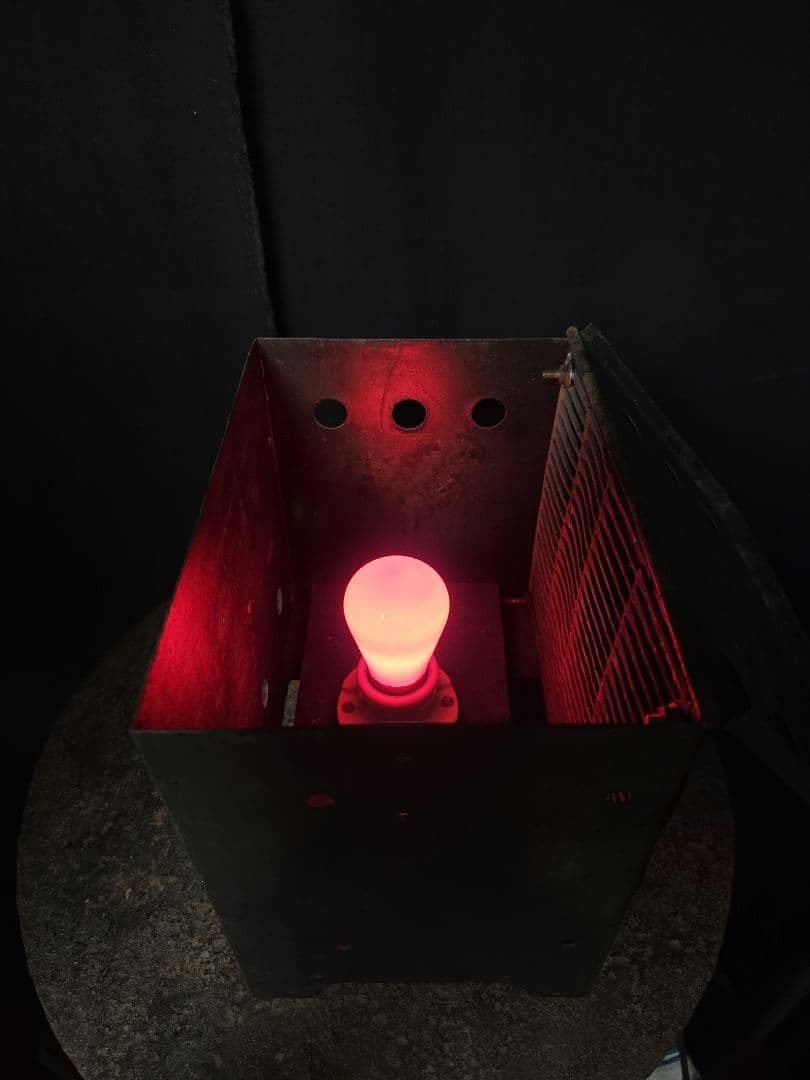 実用よりはインテリア向きボックスライトのオブジェインダストリアル骨董市古物