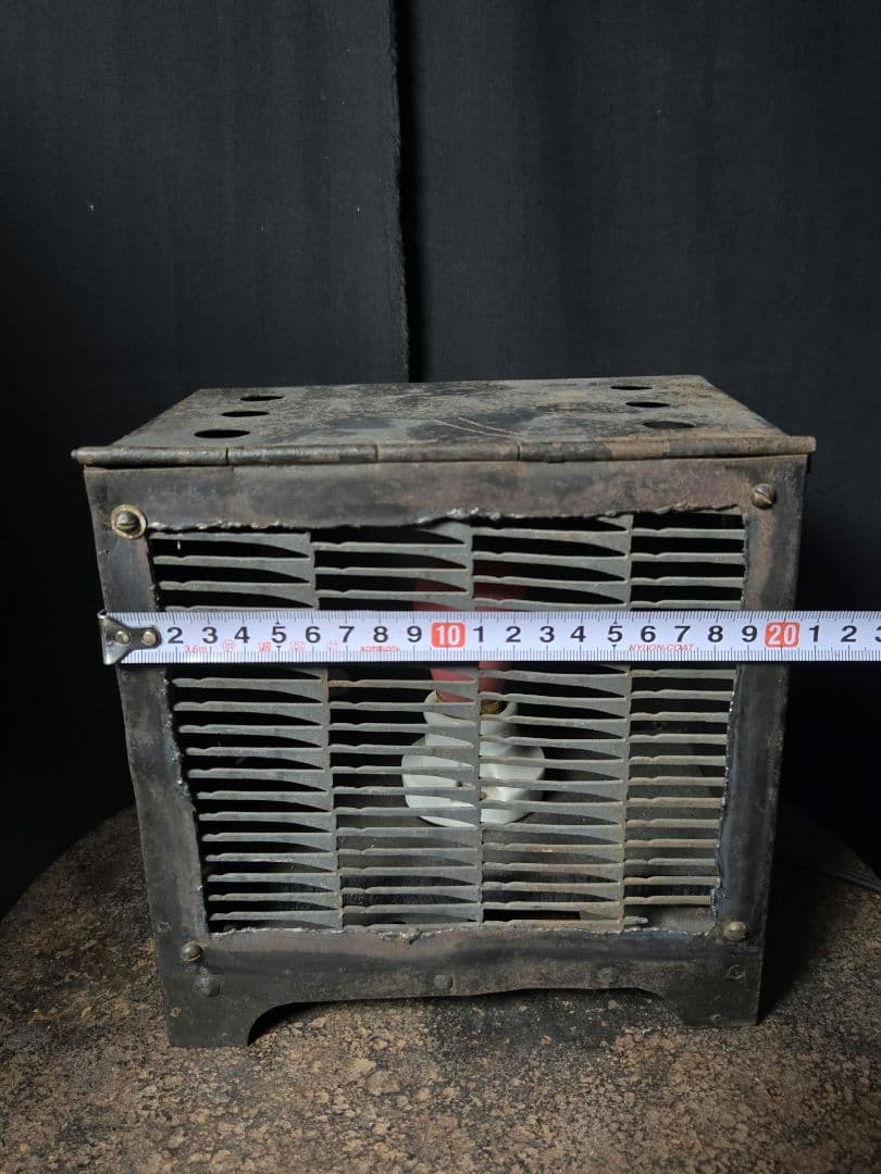 実用よりはインテリア向きボックスライトのオブジェインダストリアル骨董市古物