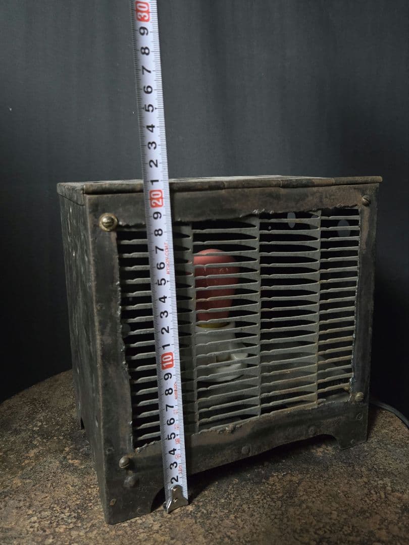 実用よりはインテリア向きボックスライトのオブジェインダストリアル骨董市古物