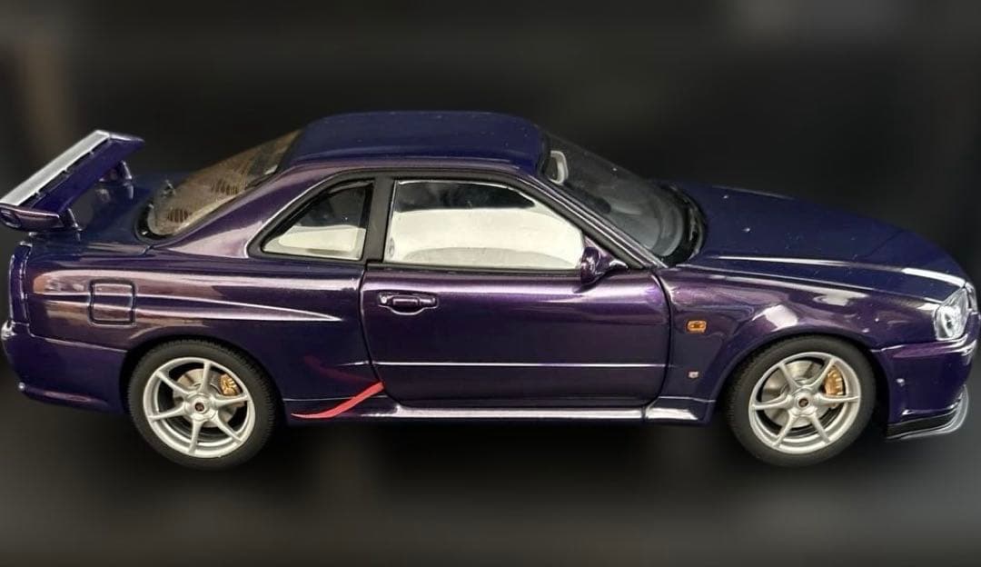 オートアート スカイラインGT-R 1/18 R34