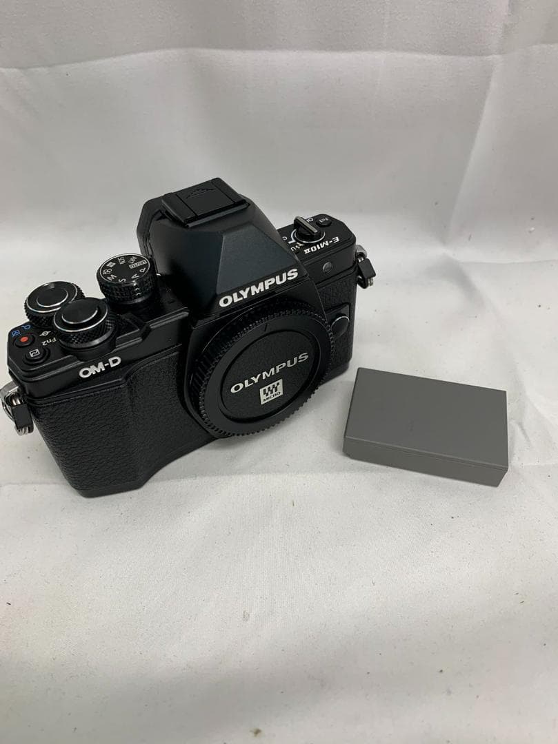 OLYMPUS OM-D E-M10Mark II ボディ レンズ２つ付き
