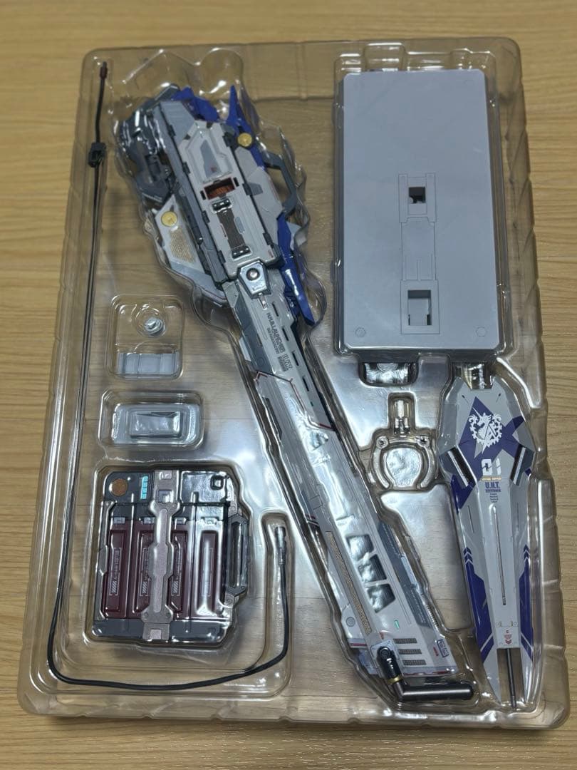 メタルビルド Hi-νガンダム ＆ ハイパーメガバズーカランチャー