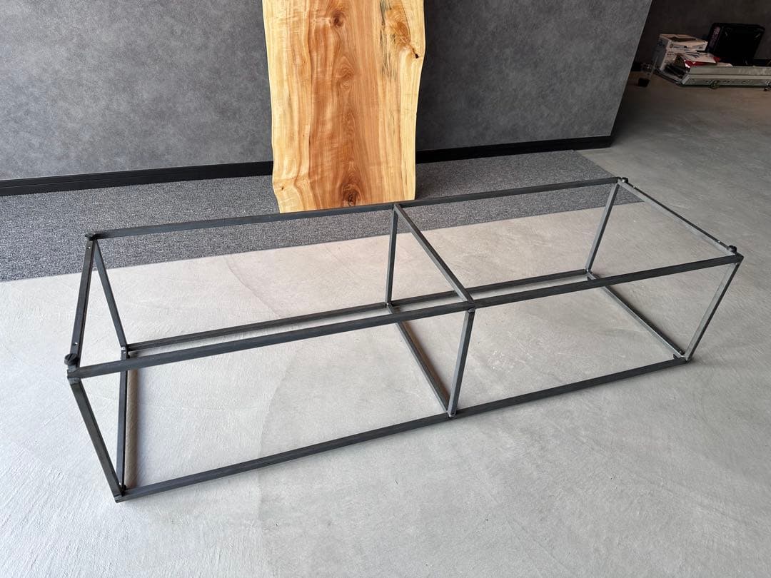 栃（トチ）　一枚板　テーブル　ベンチ　ディスプレイ　黒皮鉄脚　店舗什器　カフェ