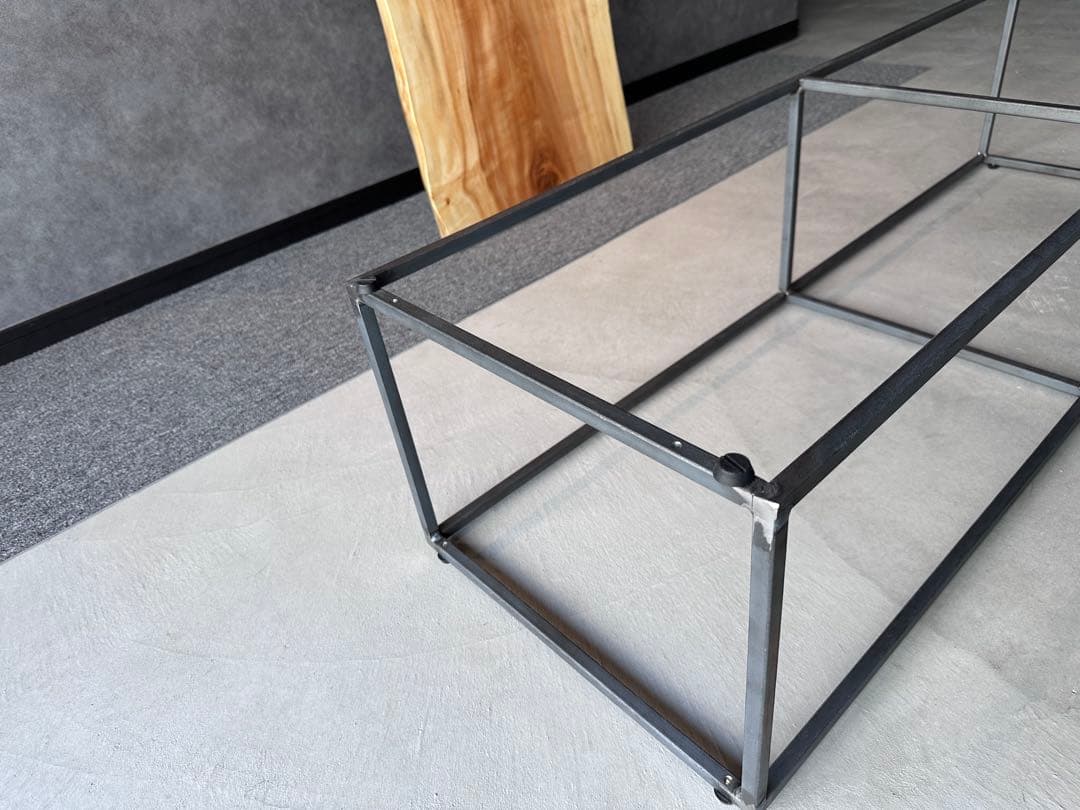 栃（トチ）　一枚板　テーブル　ベンチ　ディスプレイ　黒皮鉄脚　店舗什器　カフェ