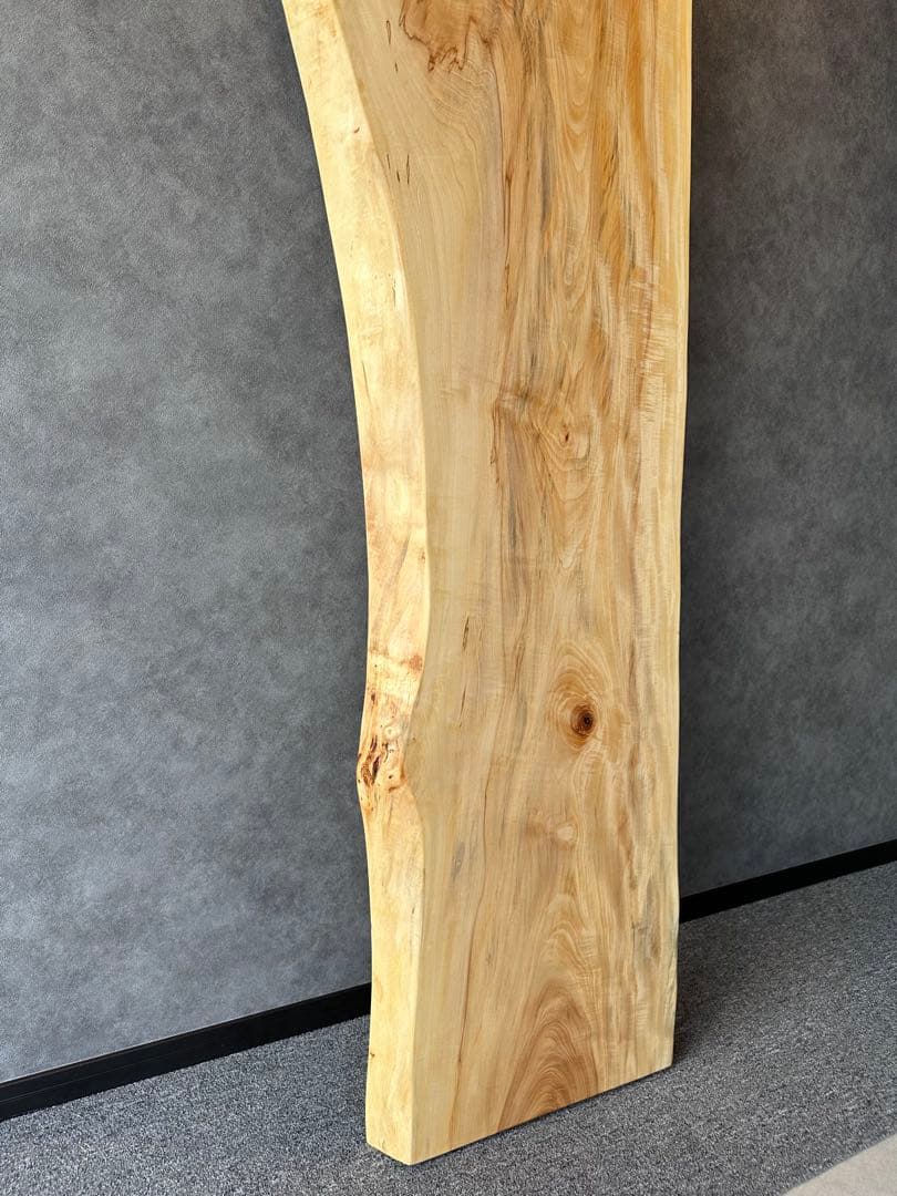 栃（トチ）　一枚板　テーブル　ベンチ　ディスプレイ　黒皮鉄脚　店舗什器　カフェ