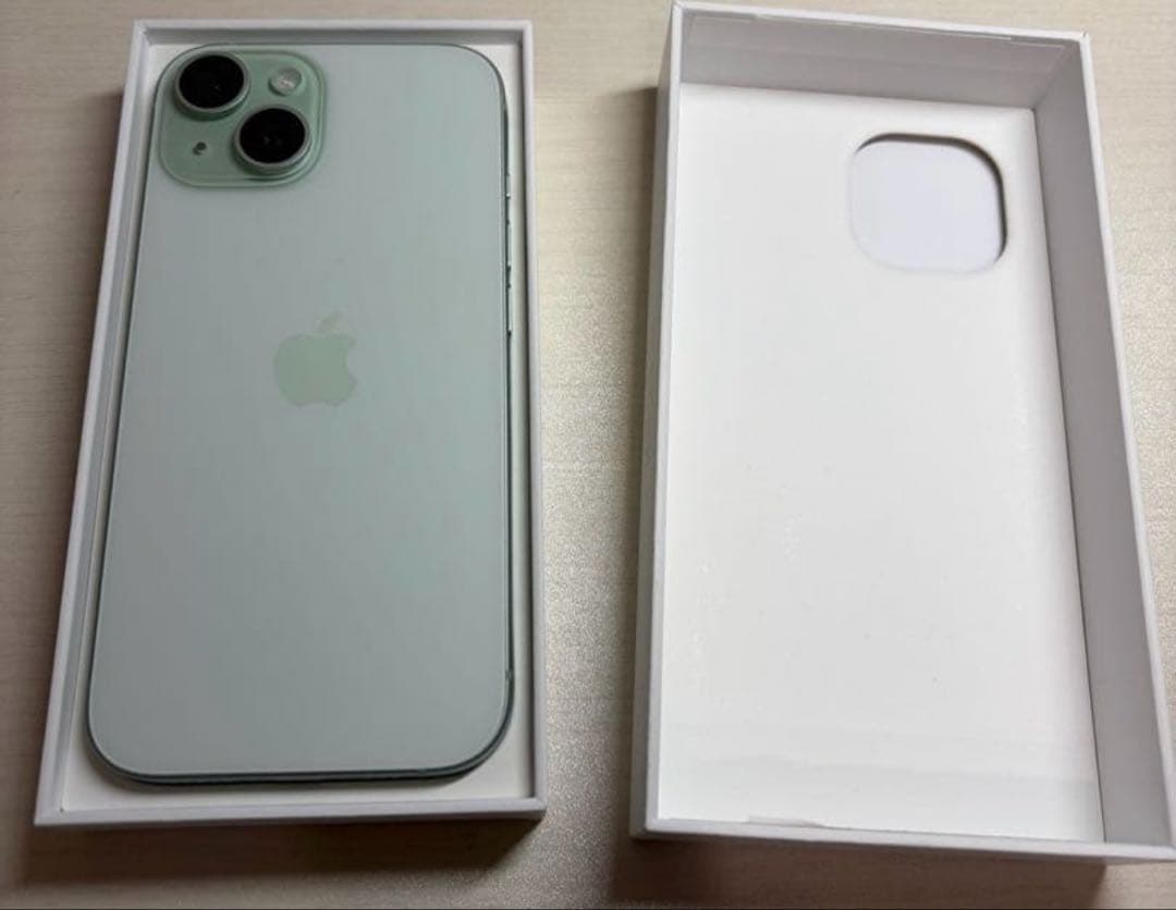 美品⭐︎SIMフリー⭐︎iPhone15 グリーン128GB