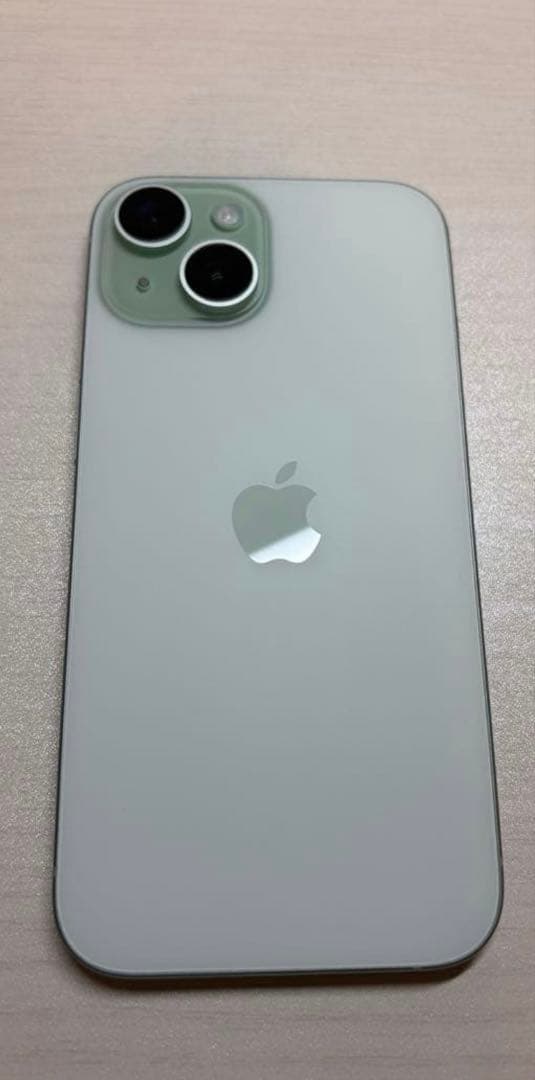 美品⭐︎SIMフリー⭐︎iPhone15 グリーン128GB