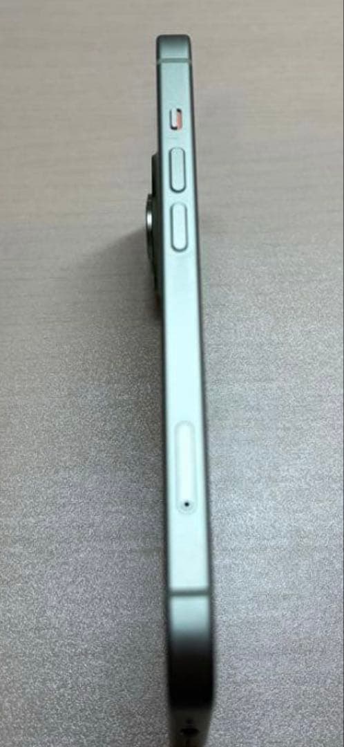 美品⭐︎SIMフリー⭐︎iPhone15 グリーン128GB