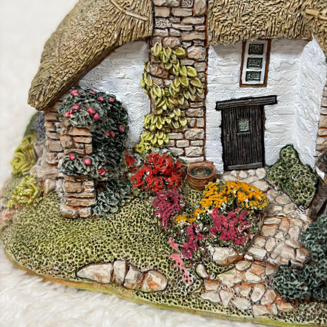 Lilliput Lane OLD MOTHER HUBBARD’S ミニチュア