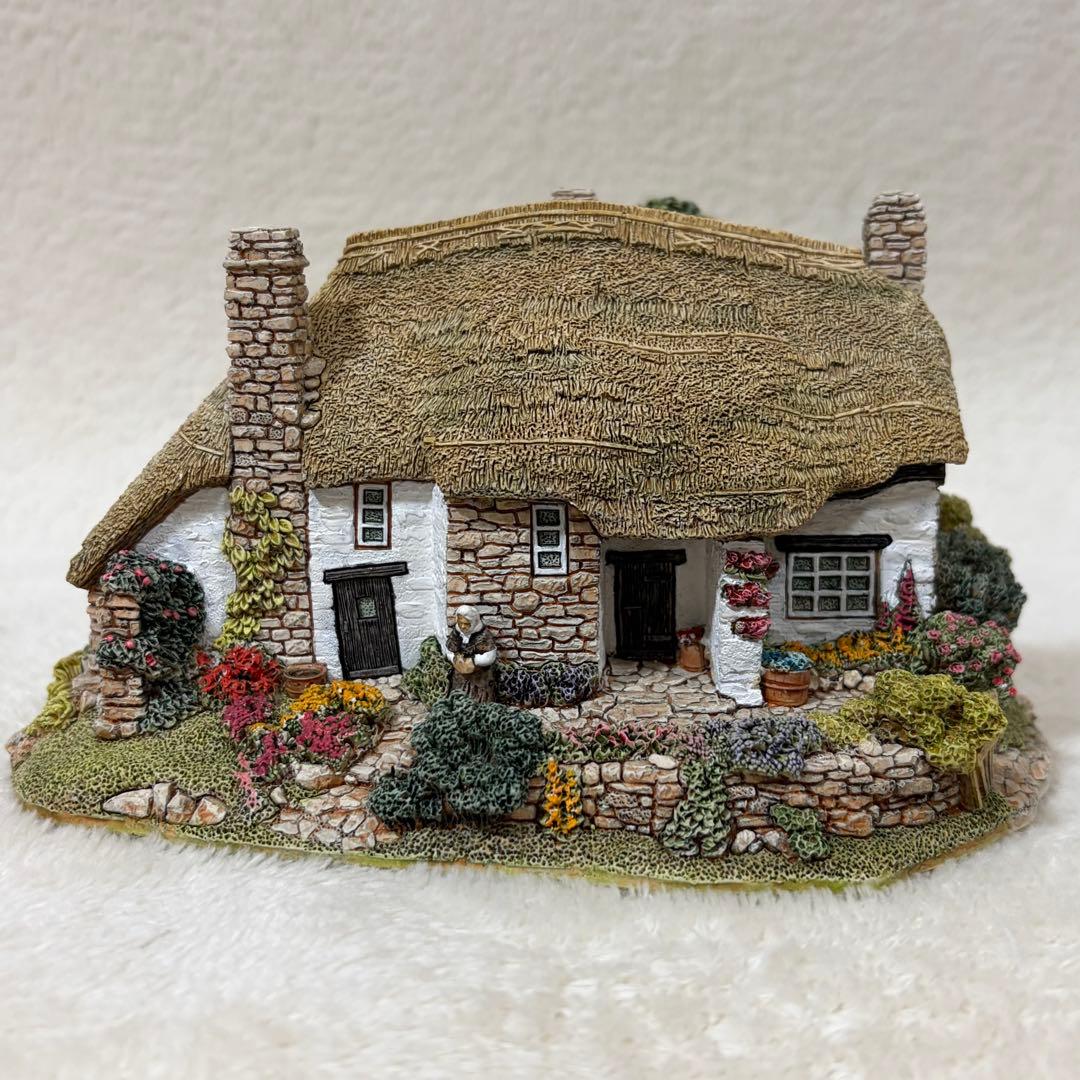 Lilliput Lane OLD MOTHER HUBBARD’S ミニチュア