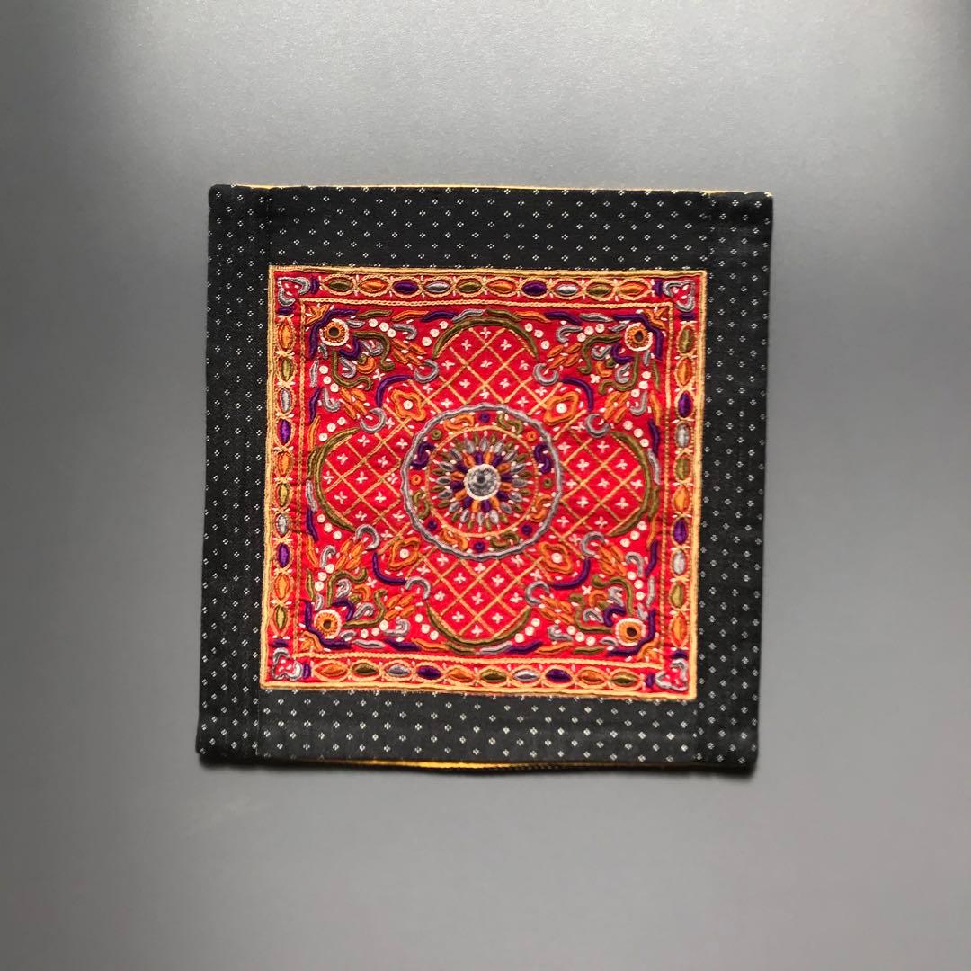 一点もの　砂漠の民の手刺繍　曼荼羅　ミラーワーク　クッションカバー　魔除け