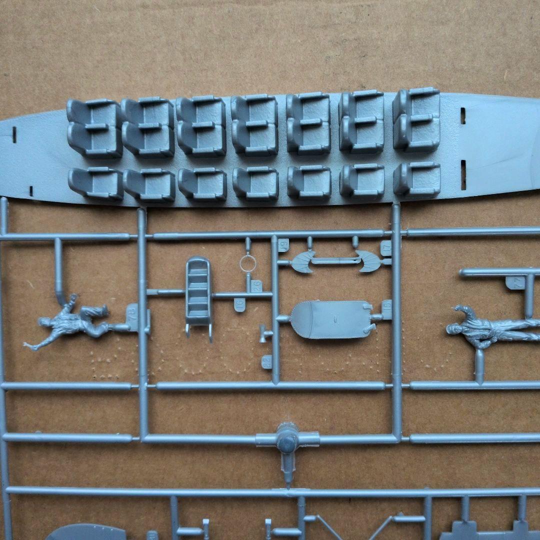 MONOGRAM 1/48 EASTERN AIRLINES DC−3