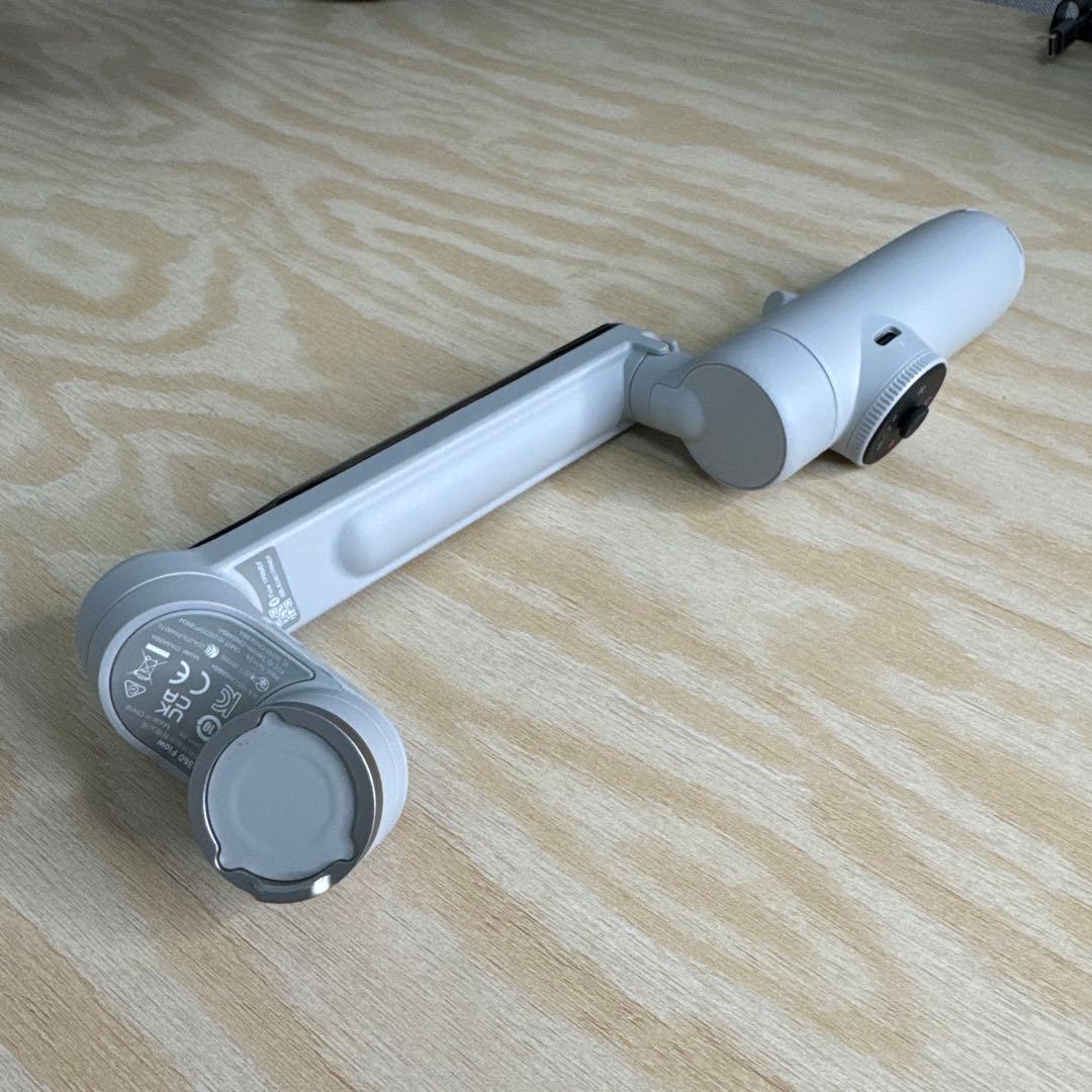 Insta360 Flow ※磁気スマートフォンマウント付き