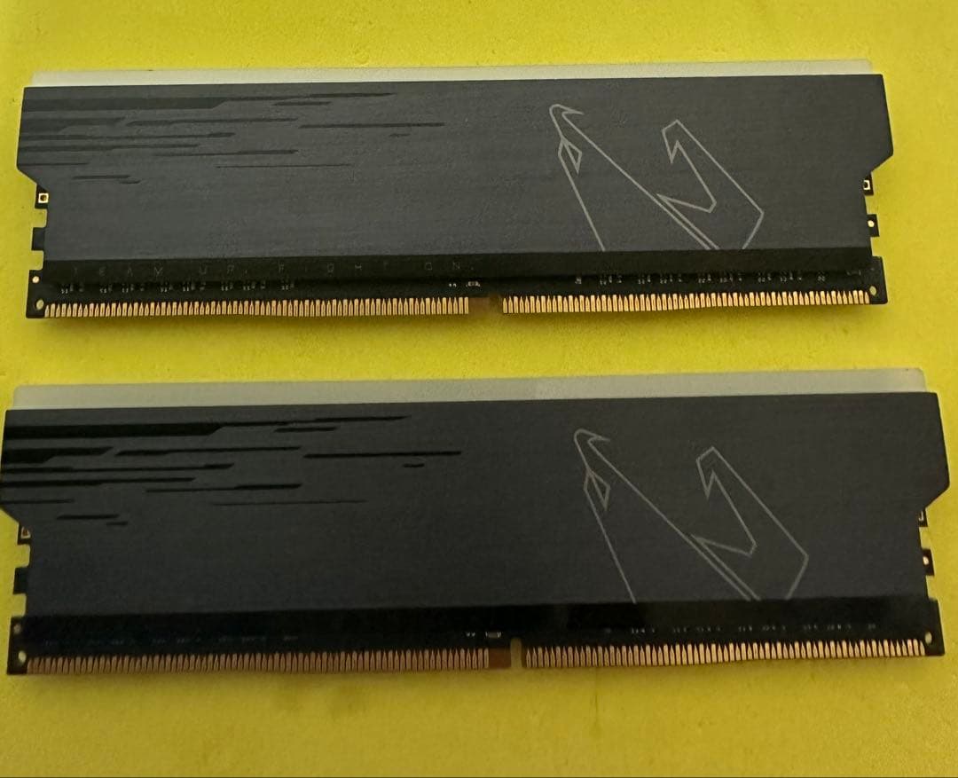 メモリー AORUS DDR4 16gb 4400mhz