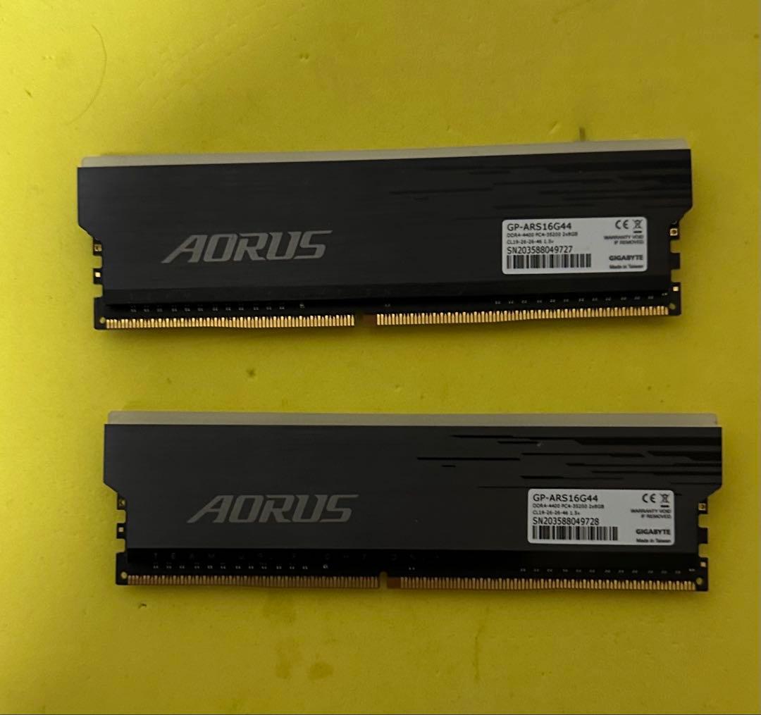 メモリー AORUS DDR4 16gb 4400mhz