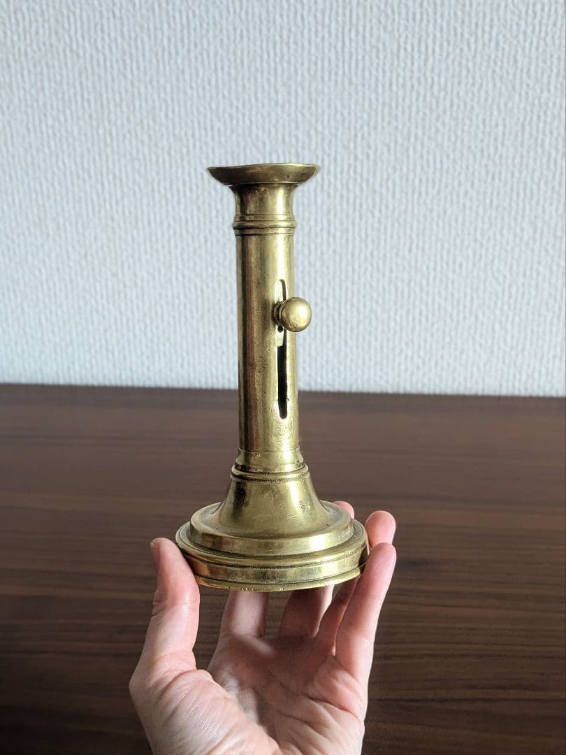 完動品 アンティーク 真鍮製 ろうそくの高さ調節可能な蝋燭台 キャンドルホルダー