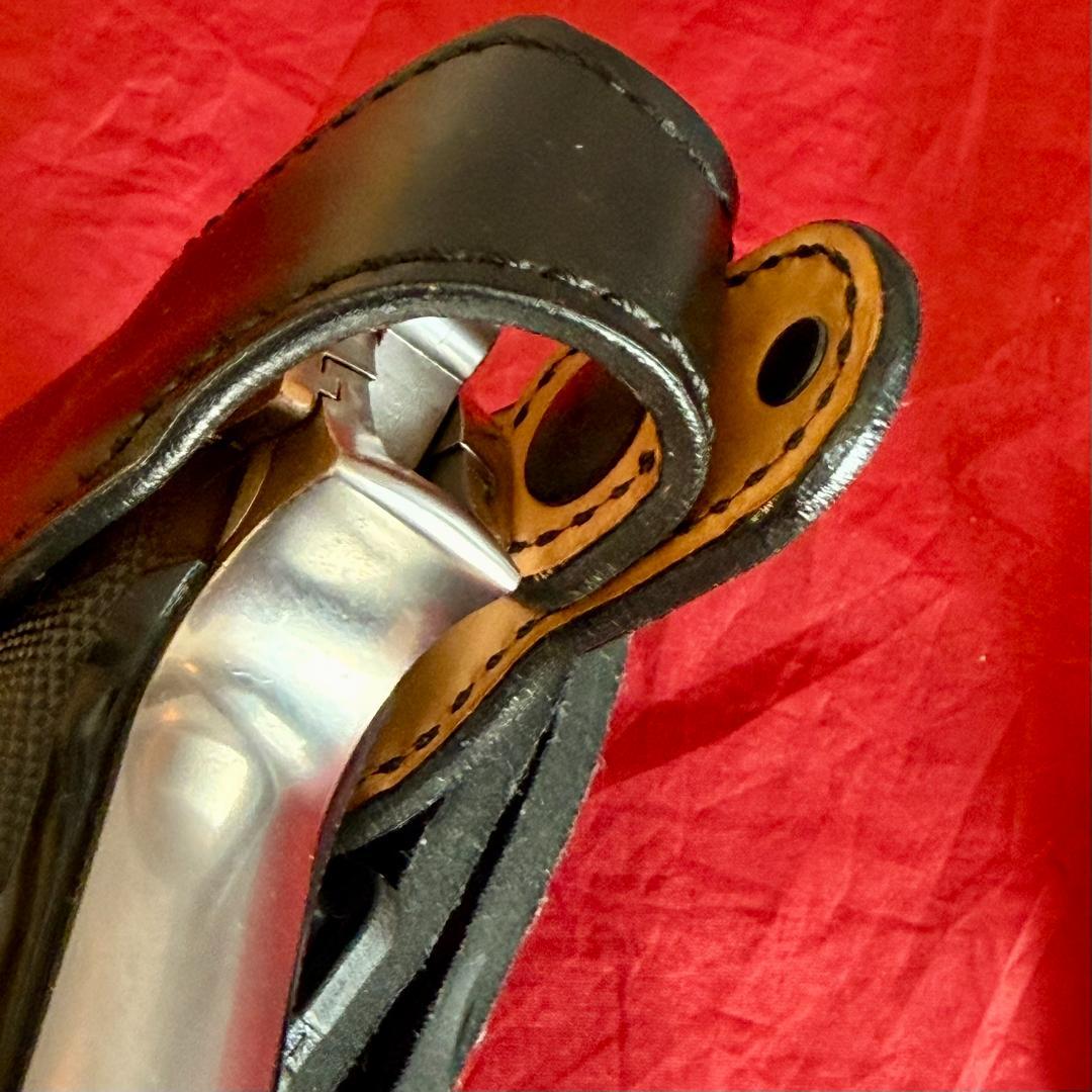 デサンティス製 小型オートマチック用 アンクルホルスター 左利き用