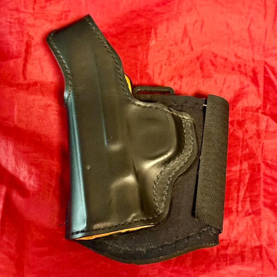 デサンティス製 小型オートマチック用 アンクルホルスター 左利き用