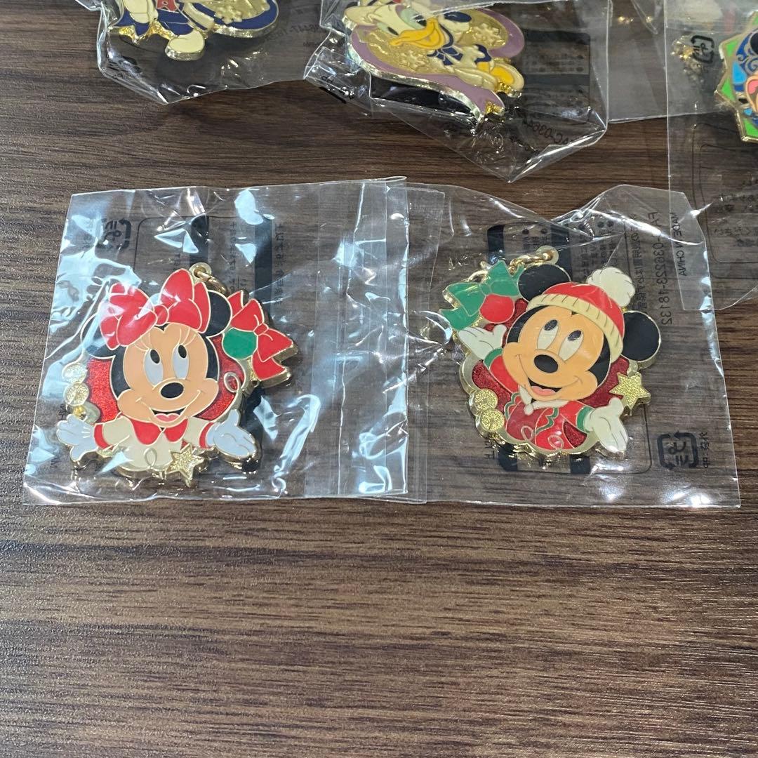 ディズニーリゾート　ピンバッジ、チャーム　29個　かぶりなし