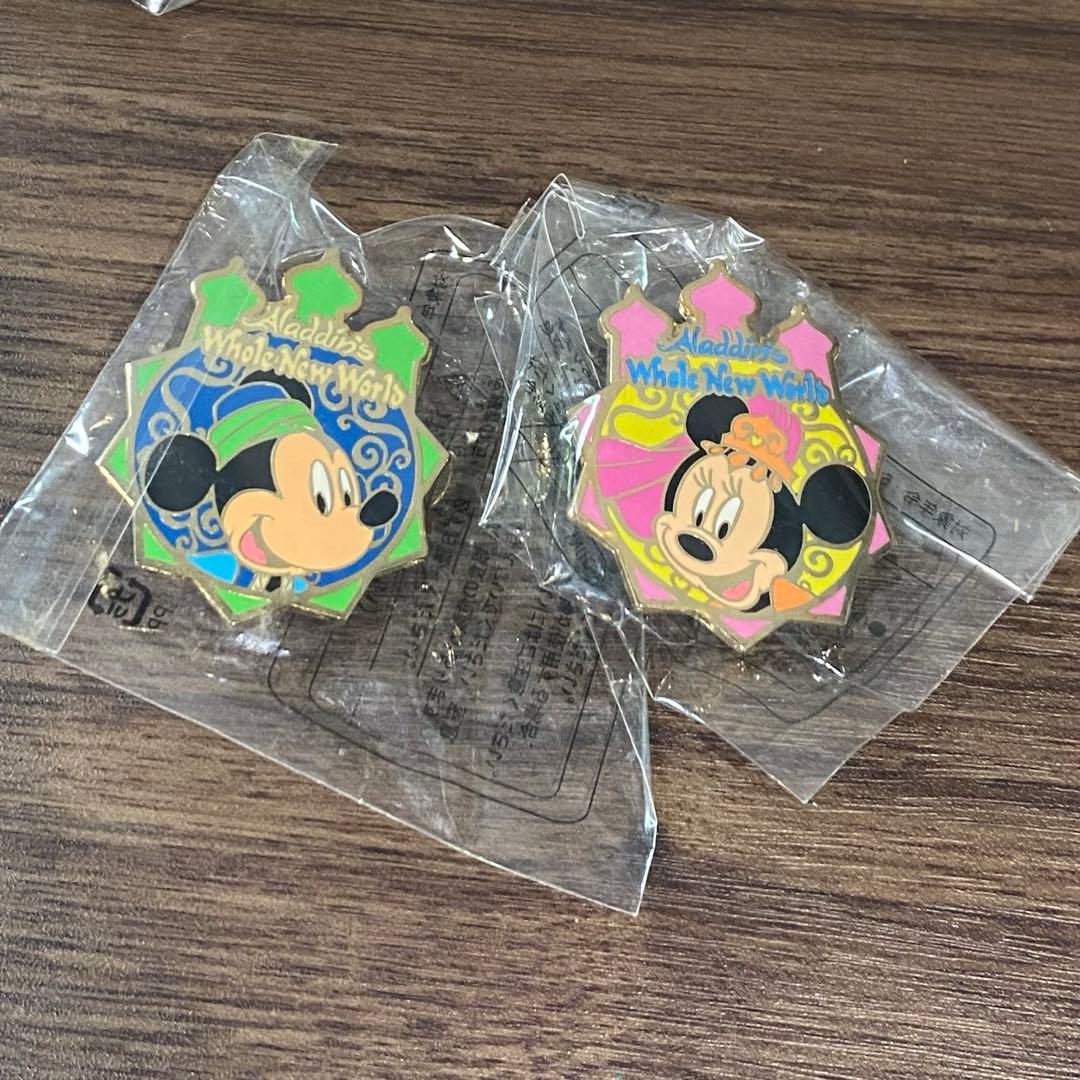 ディズニーリゾート　ピンバッジ、チャーム　29個　かぶりなし