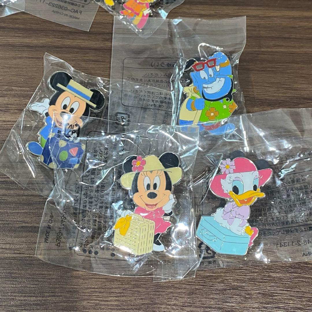 ディズニーリゾート　ピンバッジ、チャーム　29個　かぶりなし