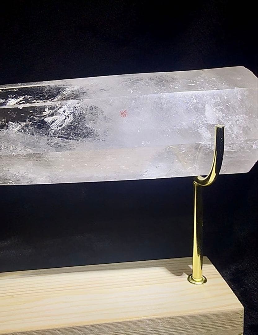 ブラジル産 水晶ポイント ブレスレットスタンド 虹入り 天然石　　Amulet