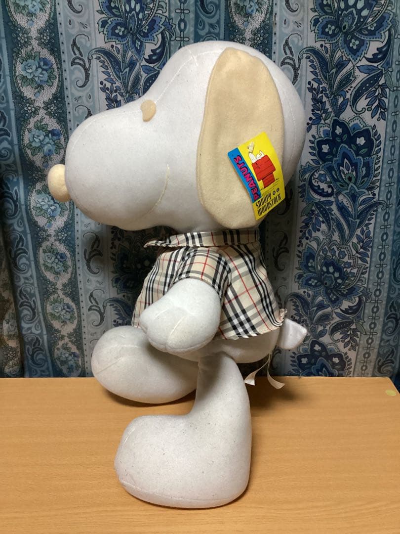 チェック柄シャツのスヌーピー