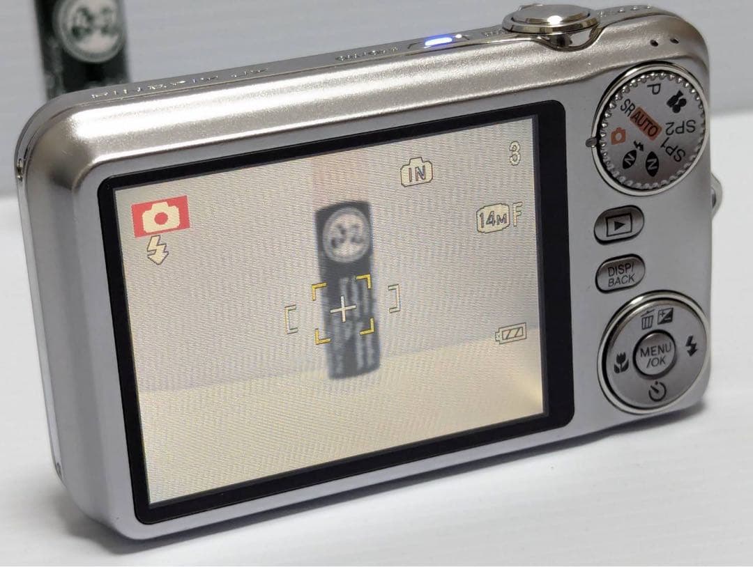 448 完動品フジフィルム FinePix JX180 コンデジ シルバー