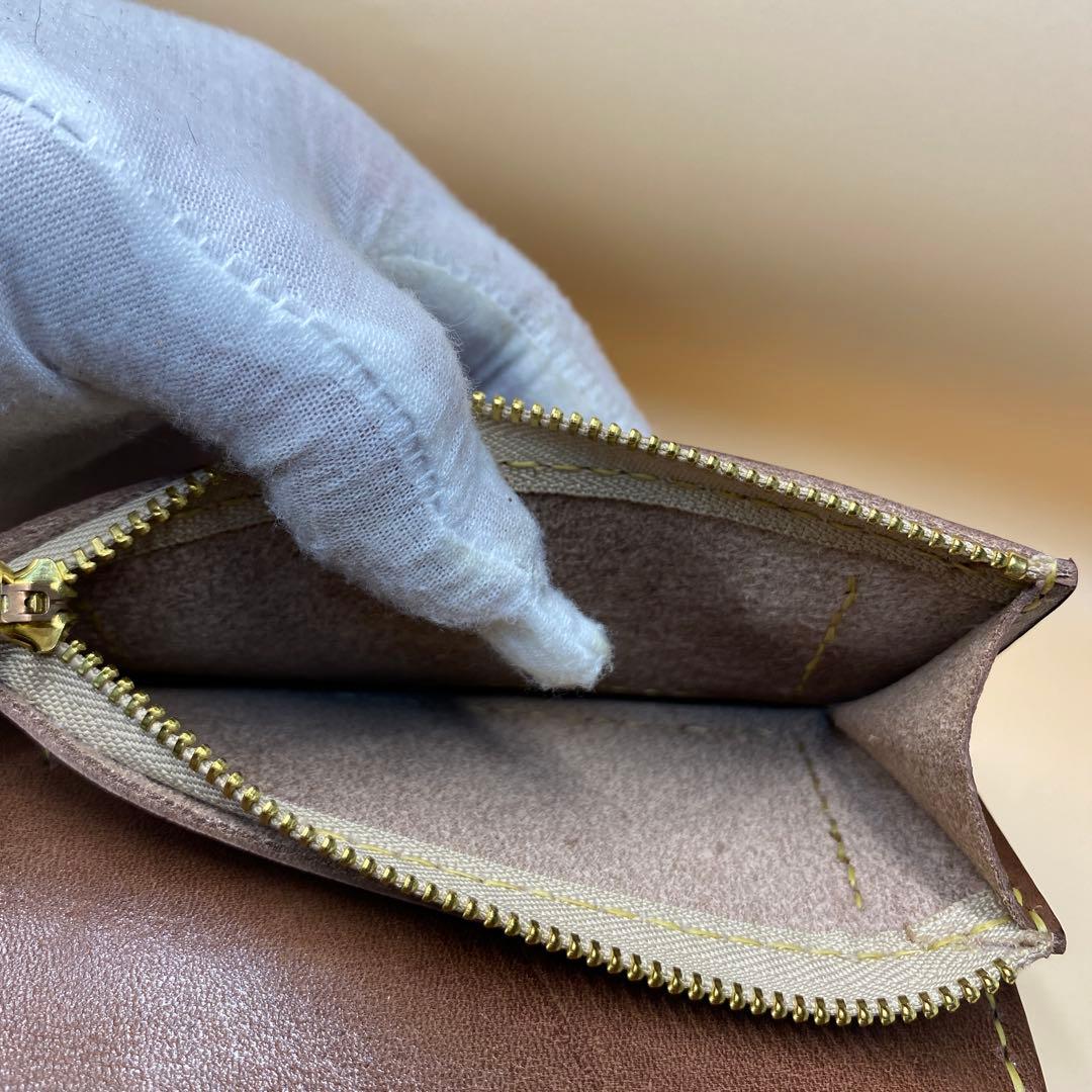 栃木レザー お札折らずに収納できる無骨なミドルトラッカーウォレット BTW