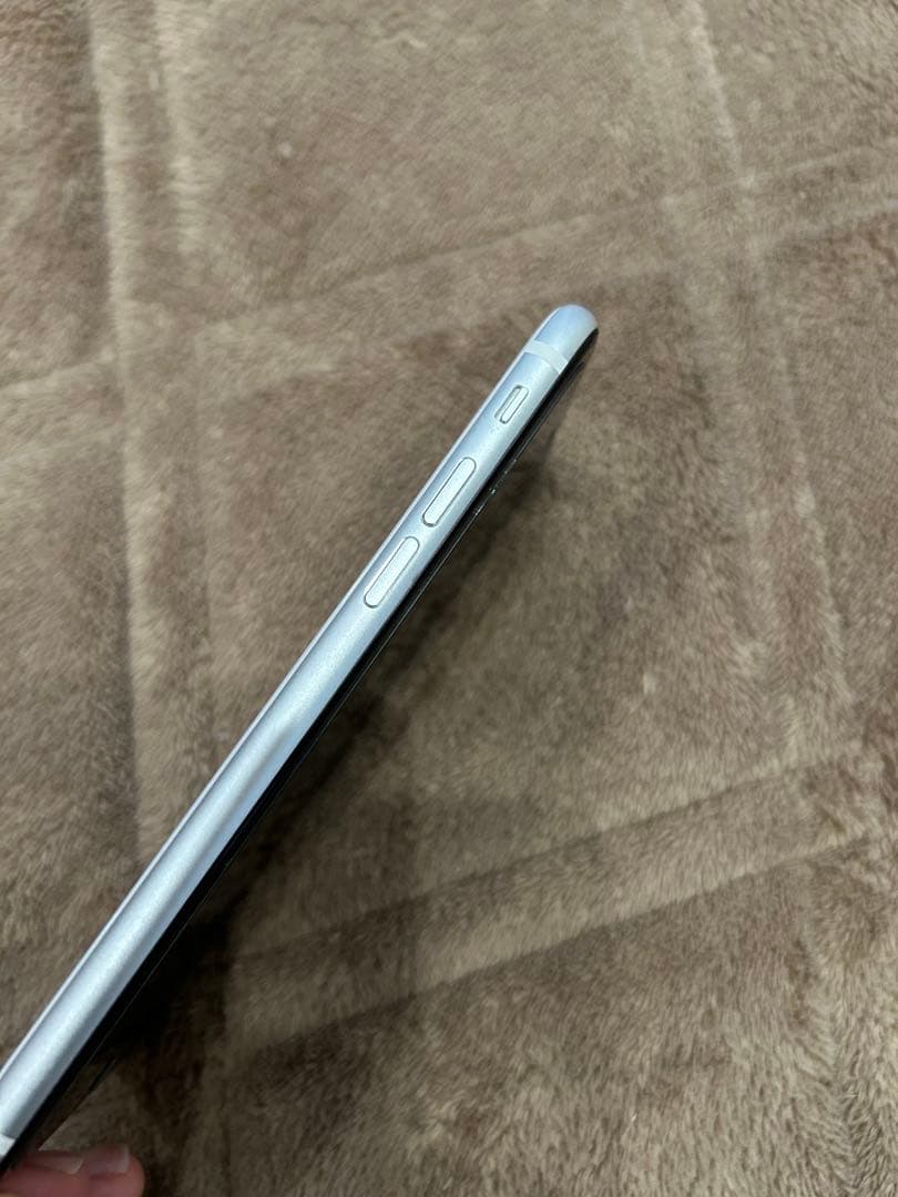 iPhone SE 第二世代 64GB ホワイト