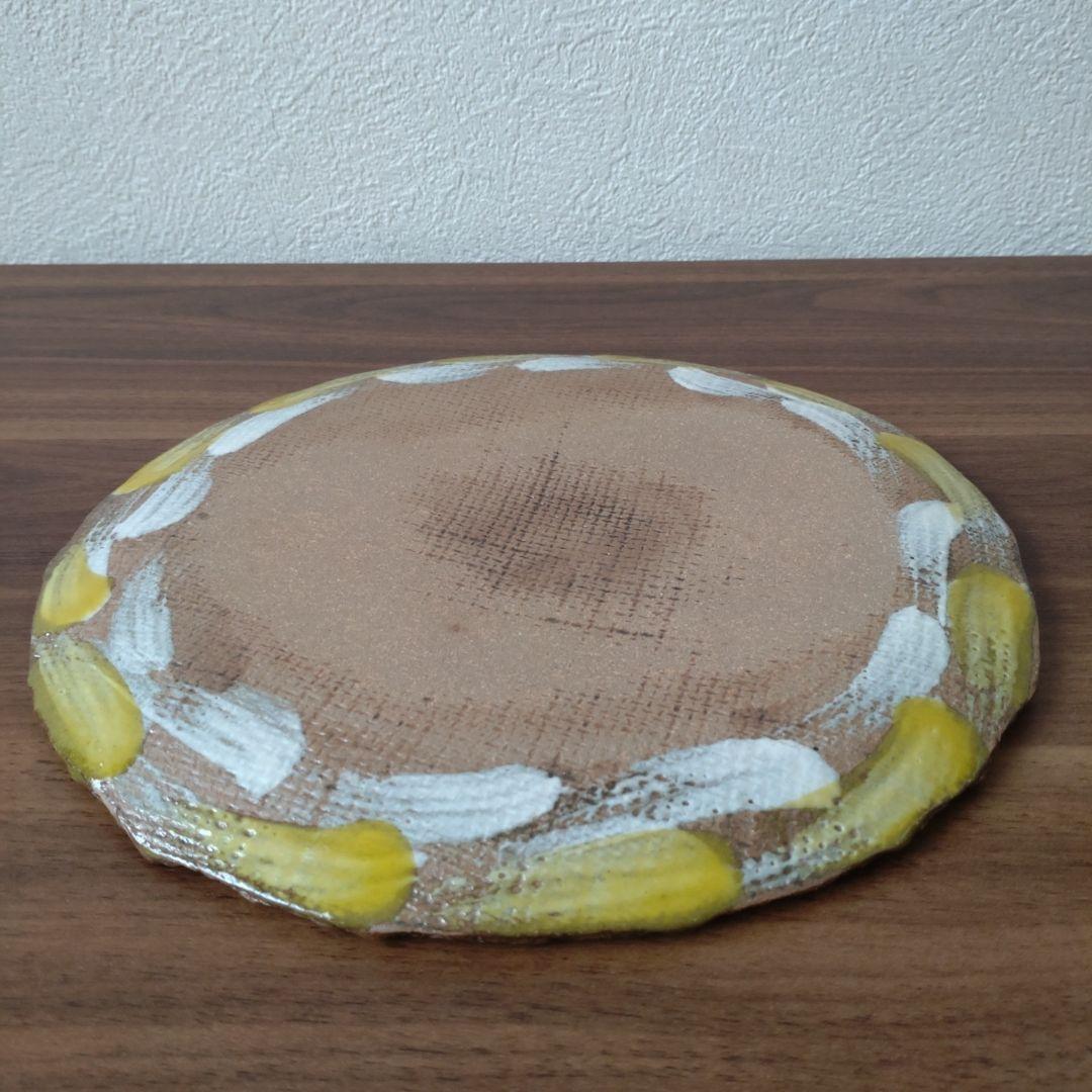 はな　　　やちむん　7寸皿