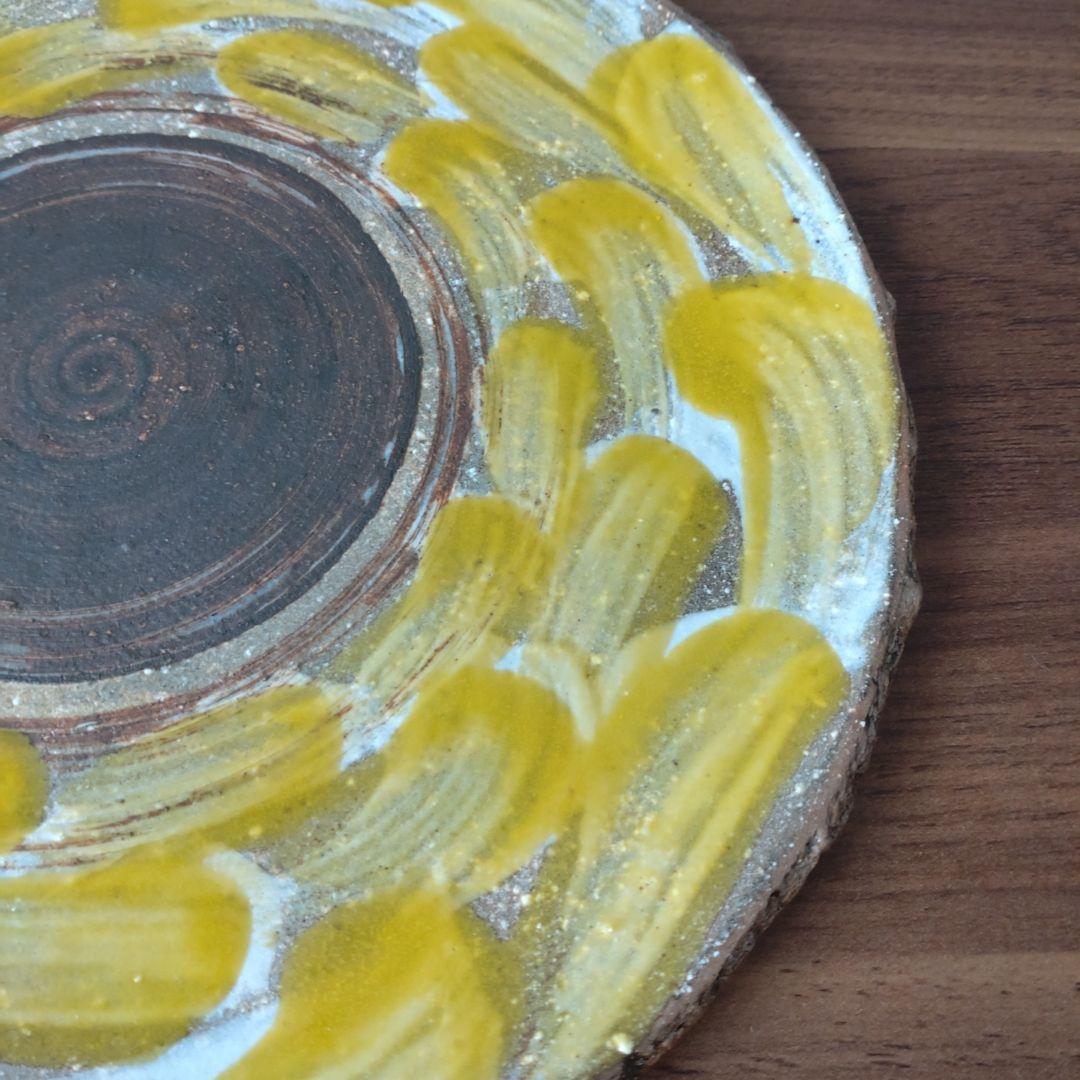 はな　　　やちむん　7寸皿