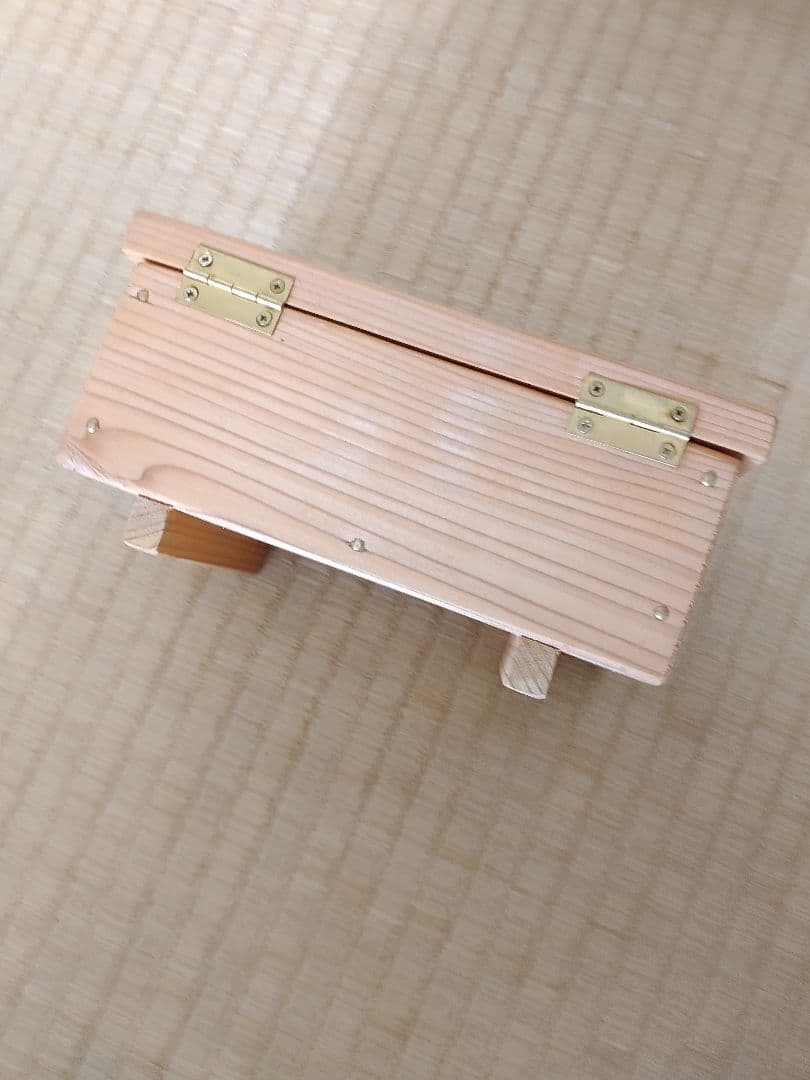 木製お花のペイントの小物入れ