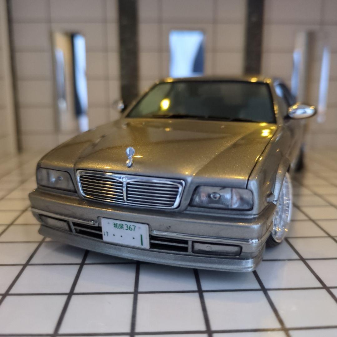 1/24 ジオラマ ショーケース 完成品 LED照明 透明アクリル板付き！