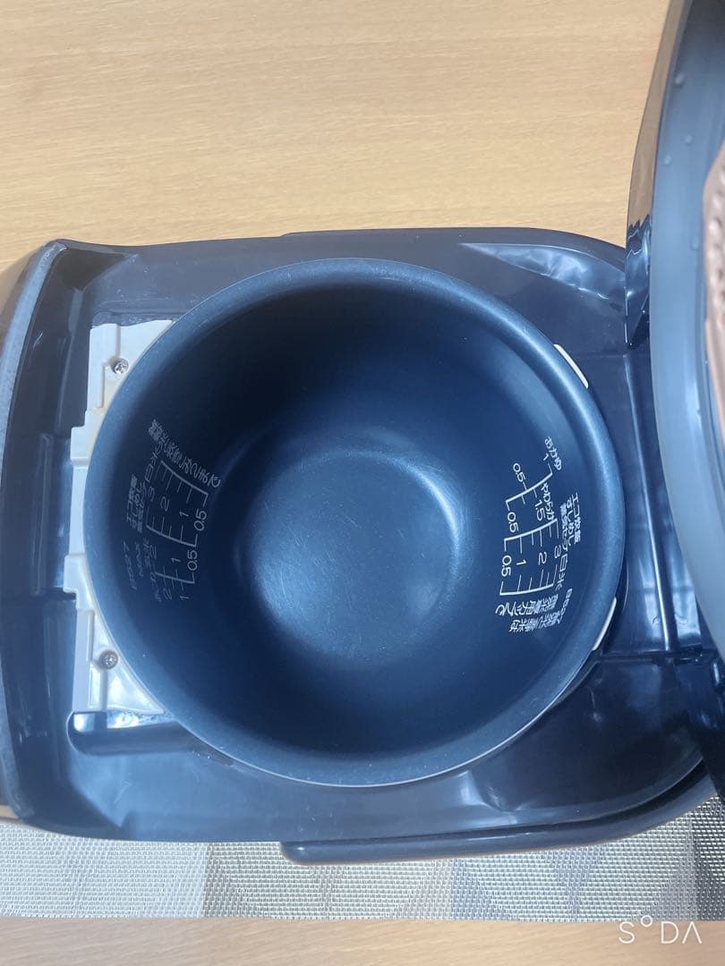★★中古美品★ZOJIRUSHI　圧力IH炊飯器 NP-RY05 ３合
