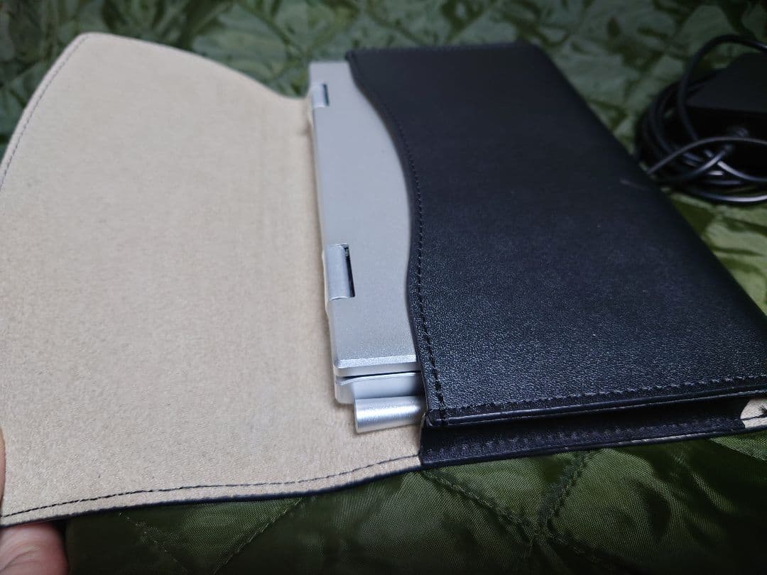 初代 NANOTE (ナノート) 7インチノートUMPC-01-SR 革ケース付