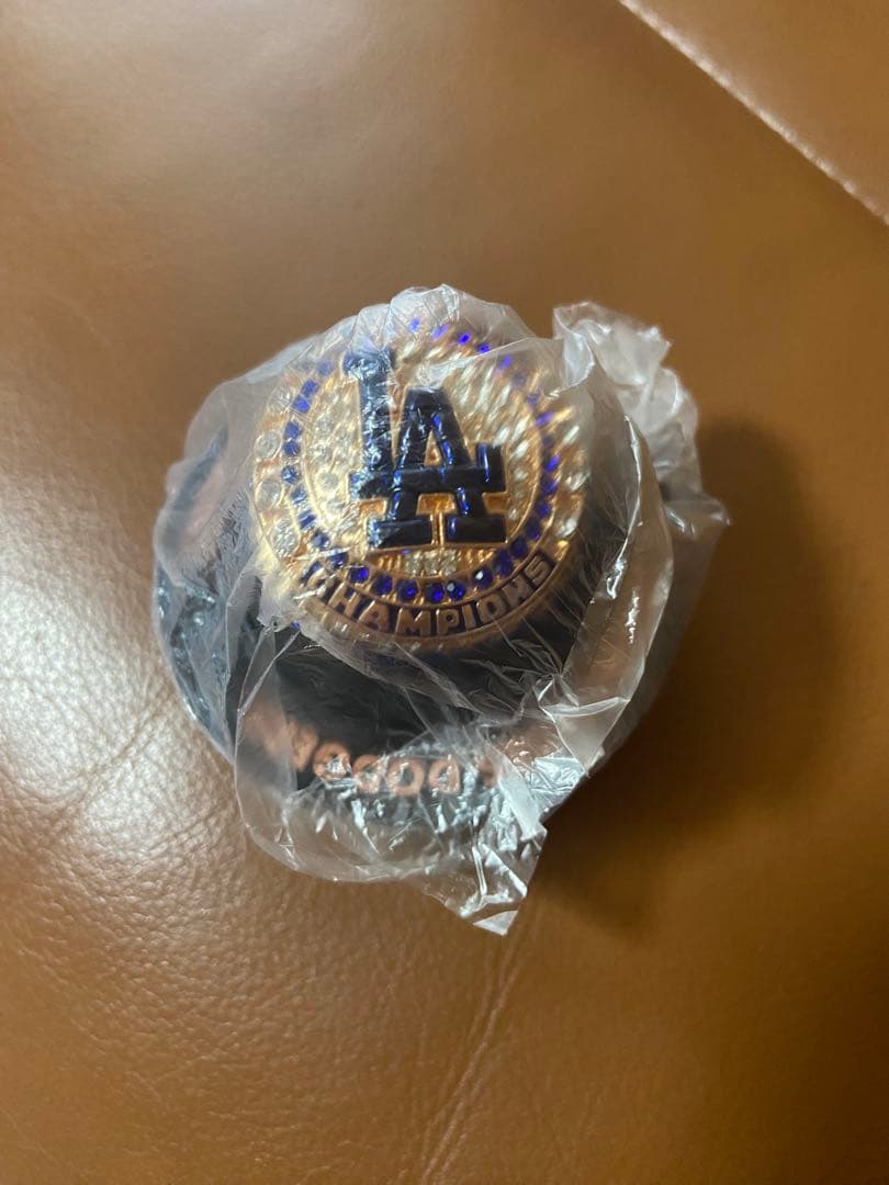 未使用　9/15来場者限定 フリーマン WSチャンピオンレプリカリング、パンフ等