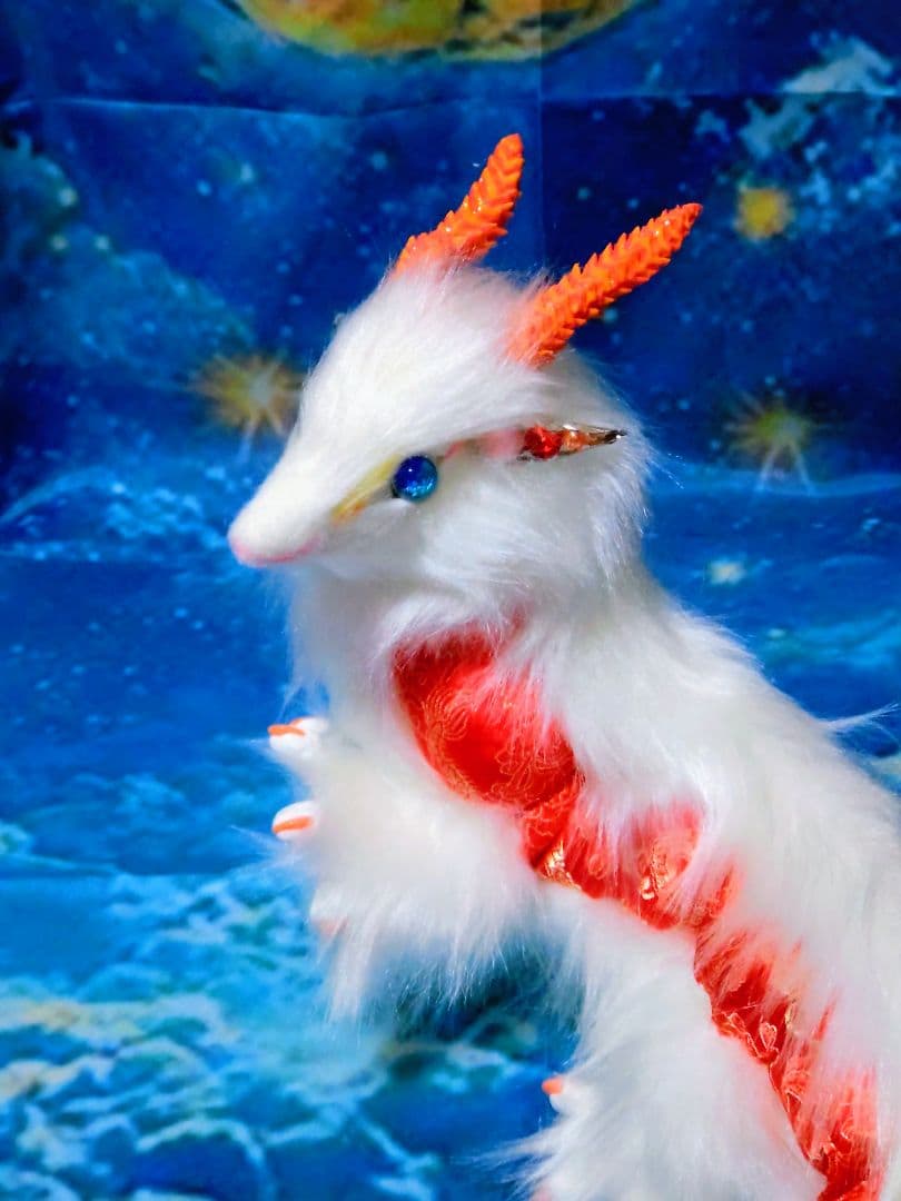琉球ホタルガラス瞳蓄光☆双尾天龍アートドールDragonぬいぐるみ幻獣ドラゴン赤