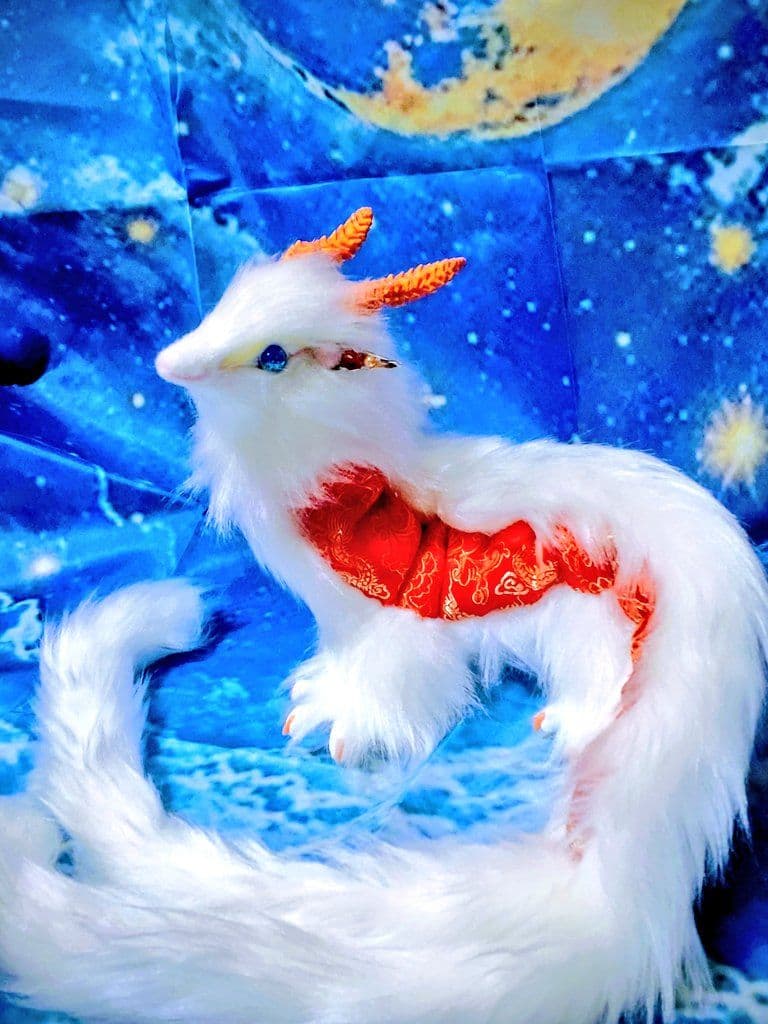 琉球ホタルガラス瞳蓄光☆双尾天龍アートドールDragonぬいぐるみ幻獣ドラゴン赤