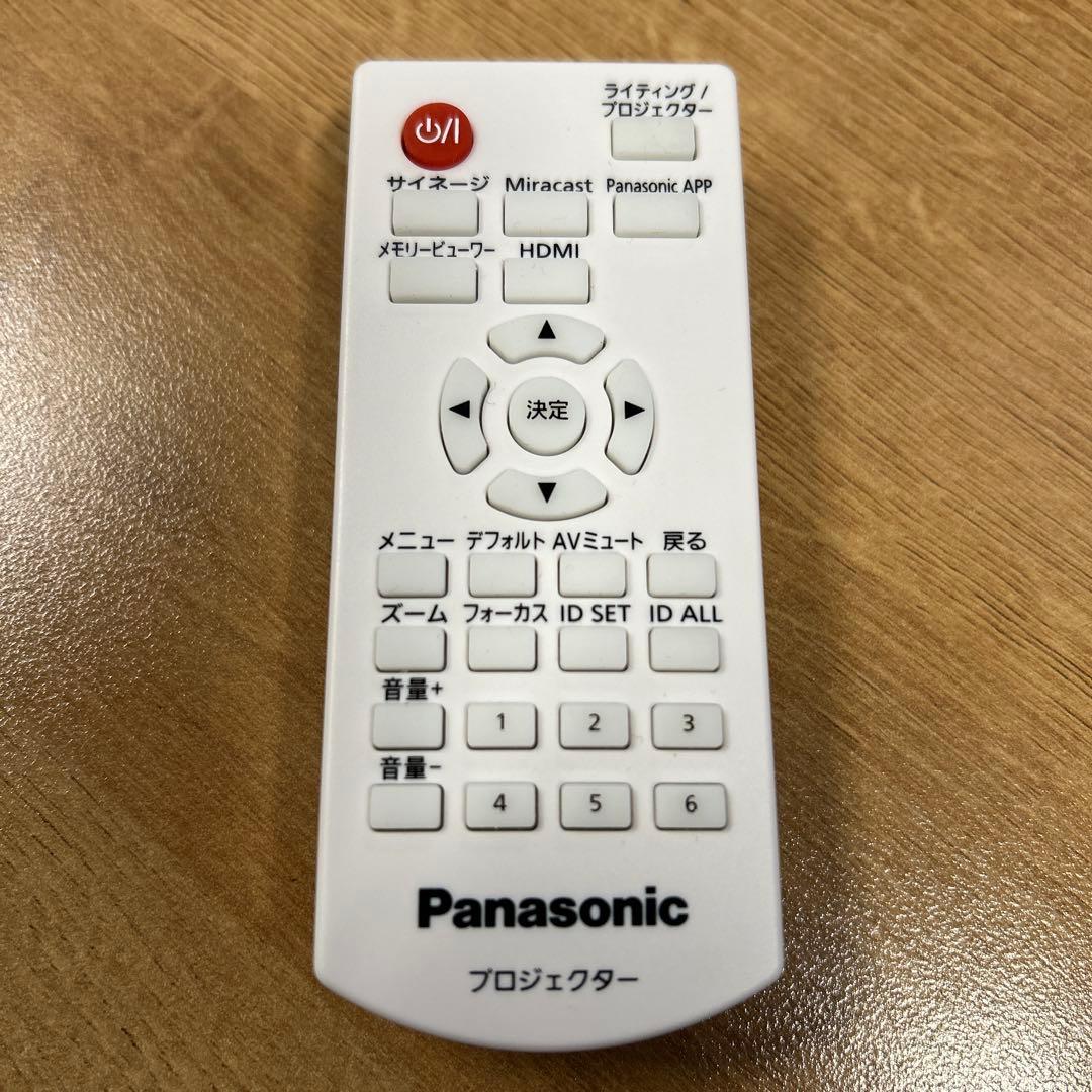 Panasonic NTN91000W プロジェクター②