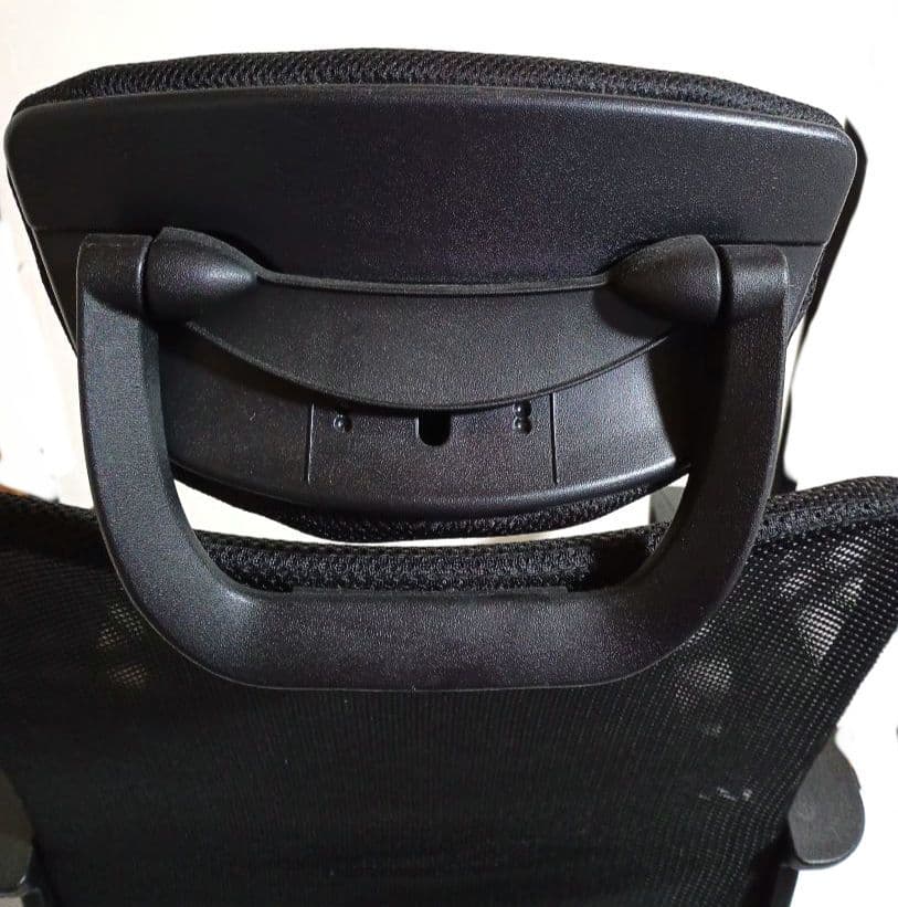 ヘッドレスト付ハイバックメッシュチェア　ドウシシャ　ブラック　新品未使用