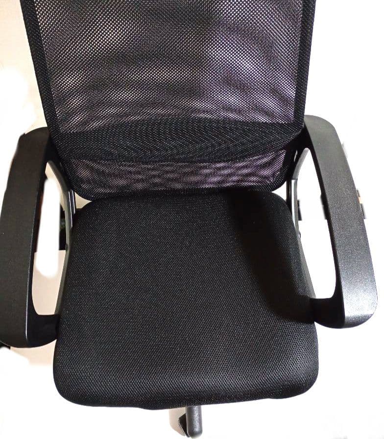 ヘッドレスト付ハイバックメッシュチェア　ドウシシャ　ブラック　新品未使用