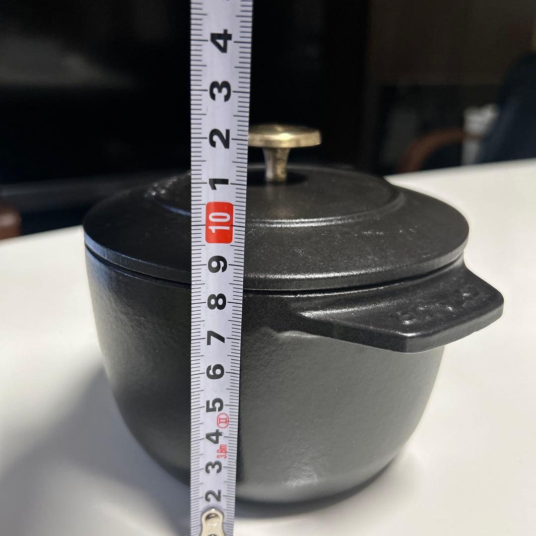 Sサイズ　ストウブ　ラ・ココット de GOHAN STAUB 小型両手鍋