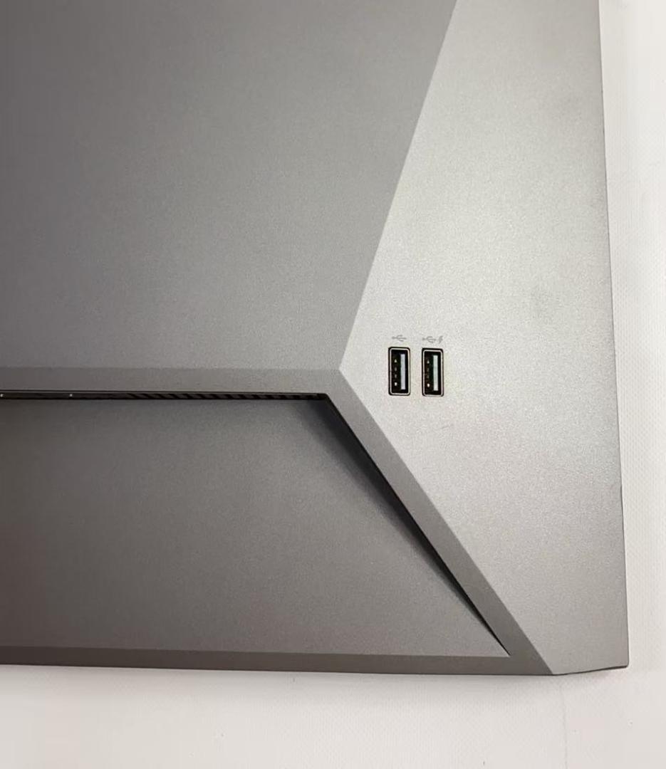 で*号様 HP Z27u G3 27インチ モニター Type-C