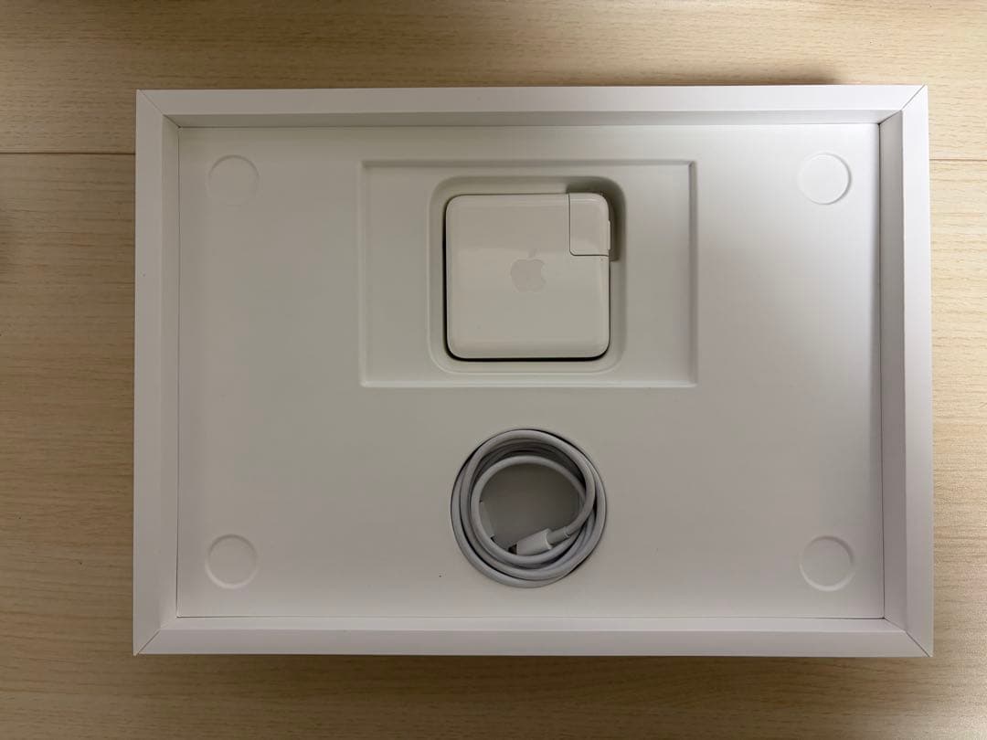 MacBook Pro 13インチ※Touch Bar不具合あり/他動作問題なし