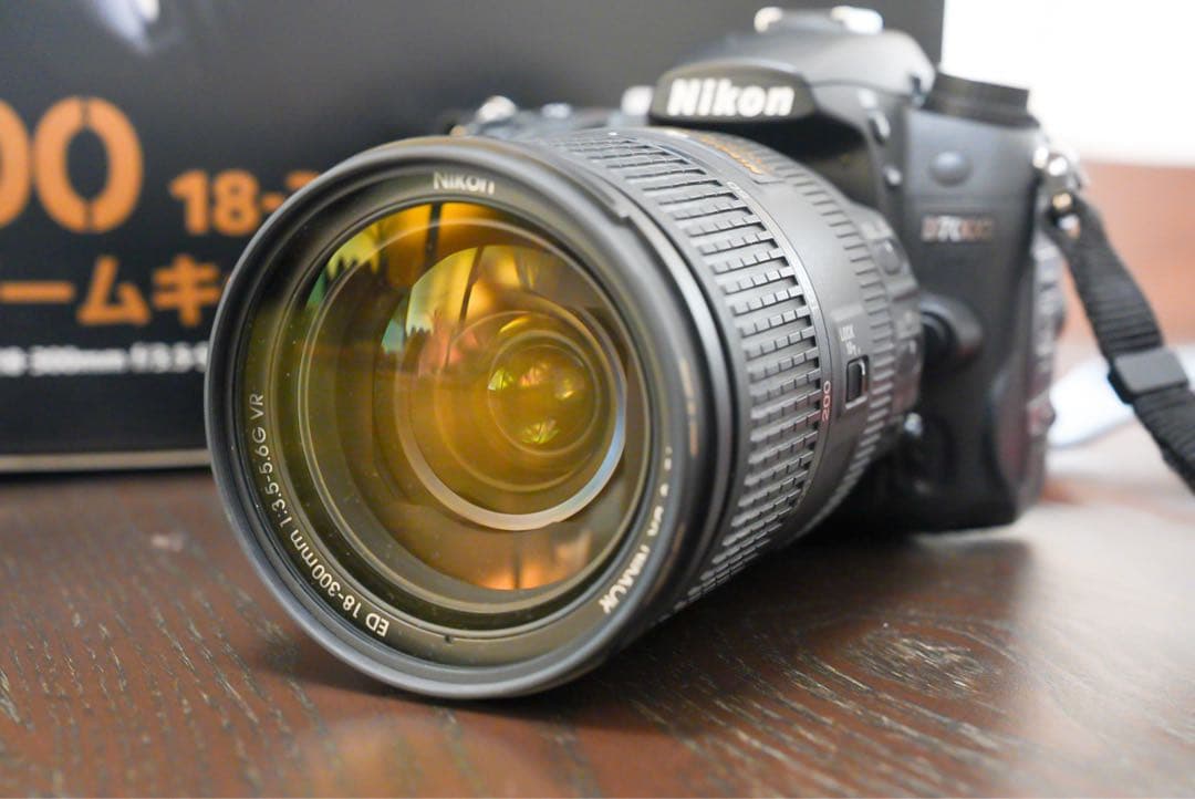 Nikon D7000 デジタル一眼レフカメラ 18-300mm