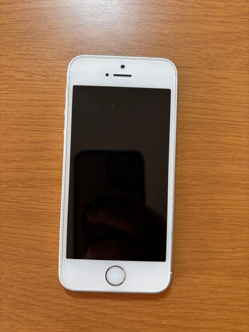 iPhone SE 第1世代 シルバー 32GB iOS 15.8.5