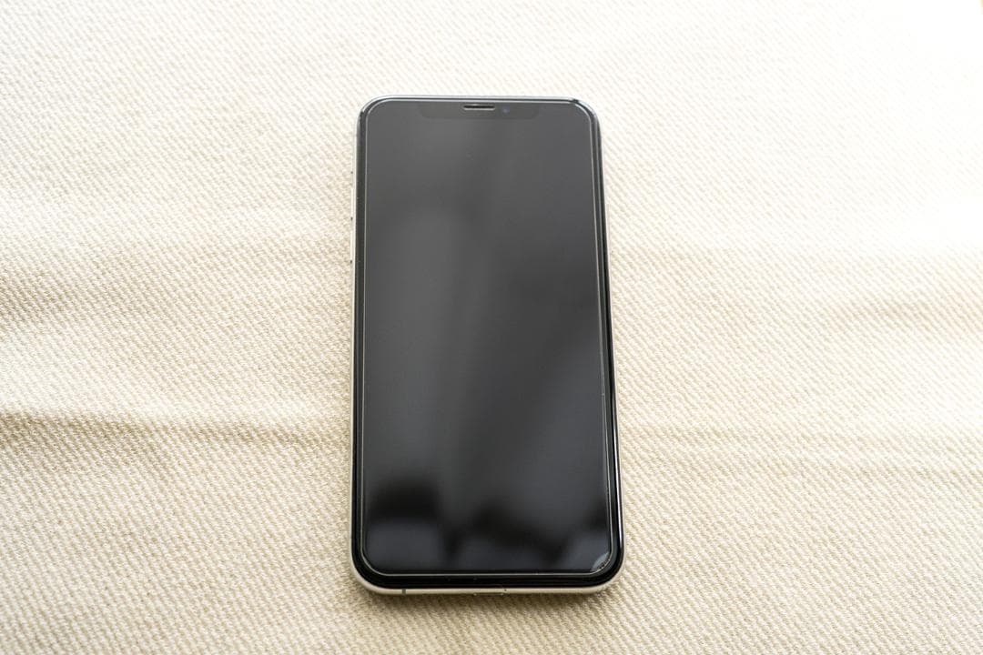 iPhone XS 64GB シルバー SIMフリー / 中古
