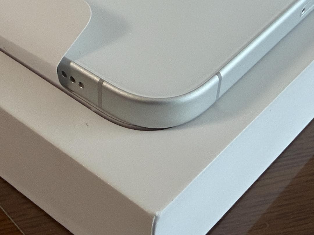 iPhone 16 plus 中国版　ホワイト